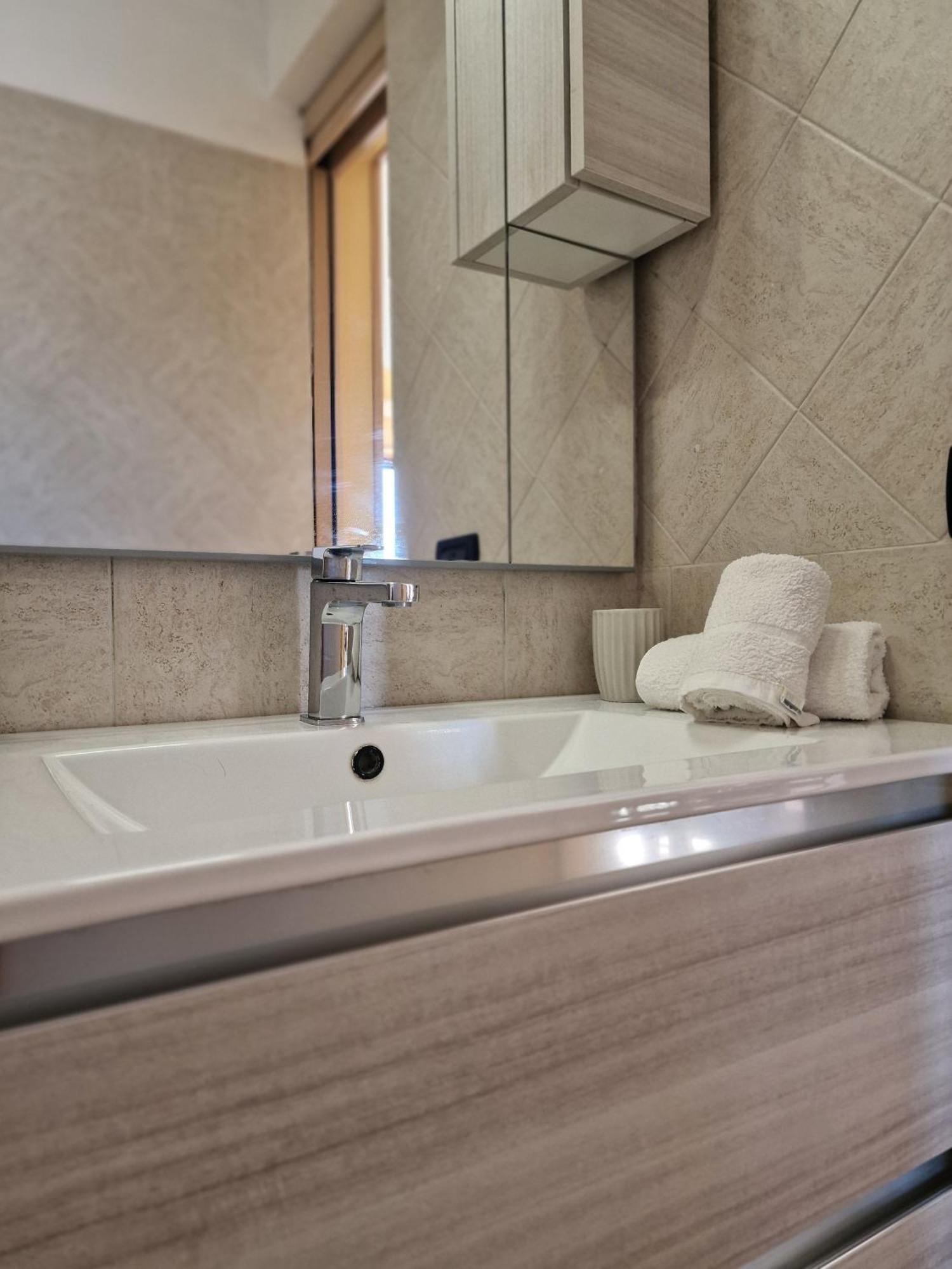 Vista Mare House Apartment Fiumicino Bagian luar foto