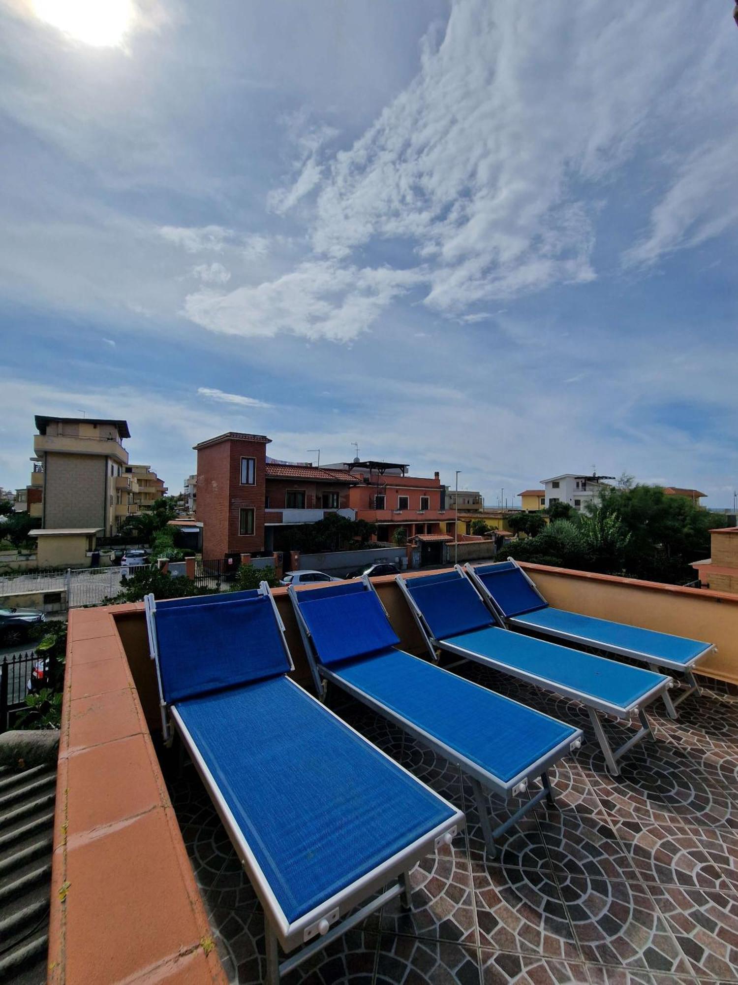 Vista Mare House Apartment Fiumicino Bagian luar foto