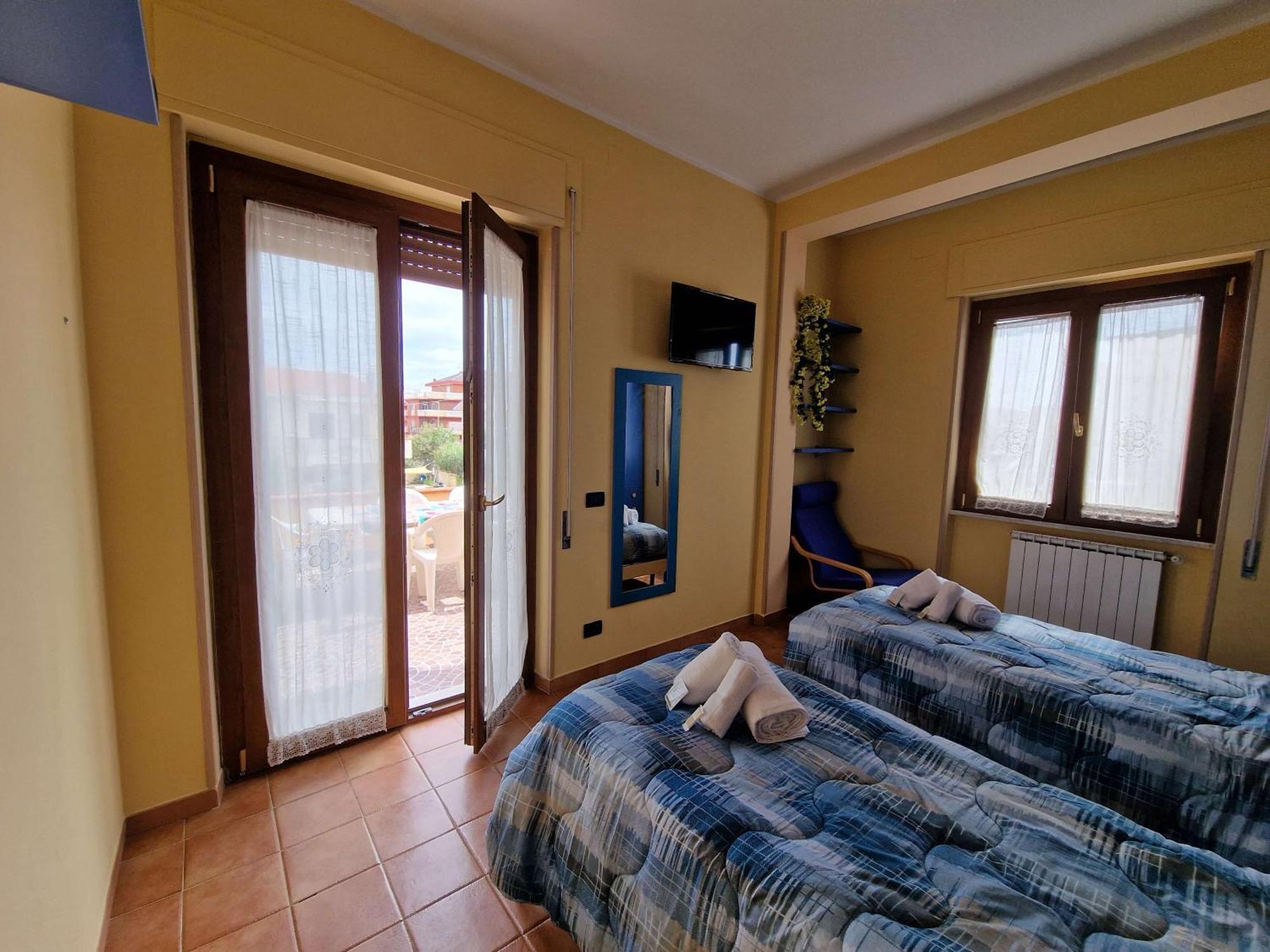 Vista Mare House Apartment Fiumicino Bagian luar foto